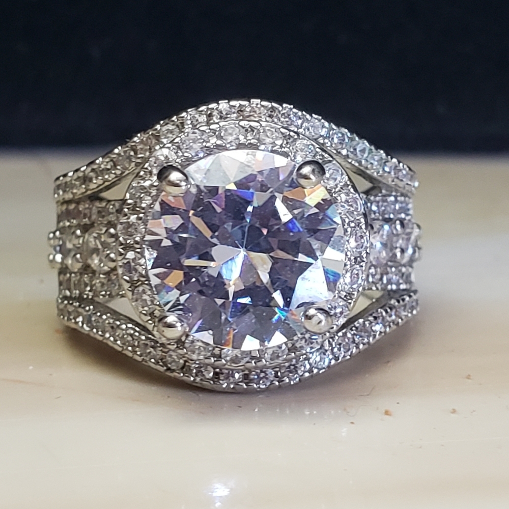 Elegant Silver Women's Ring